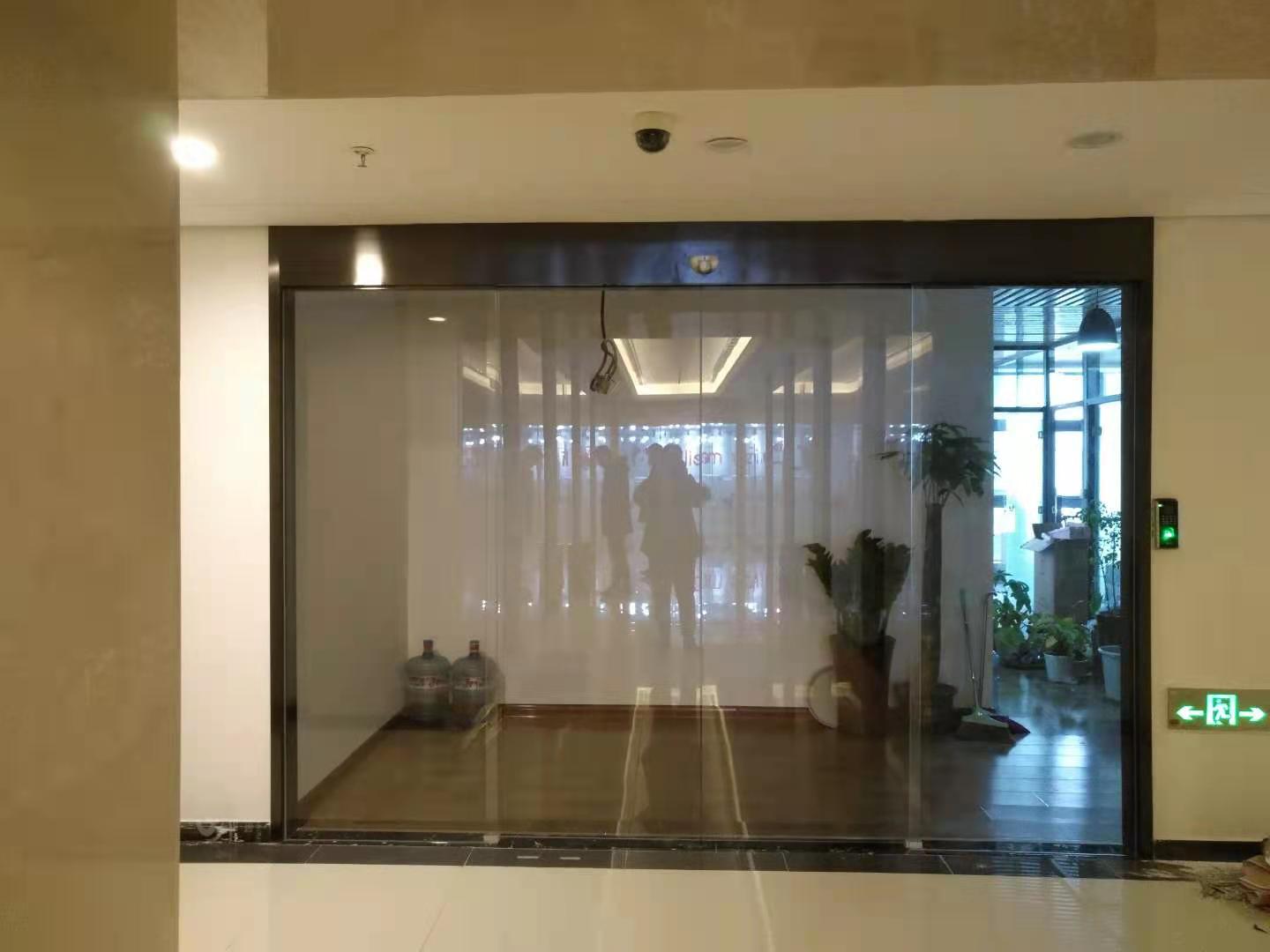 感應(yīng)門的質(zhì)量會(huì)受到配件和材質(zhì)影響！